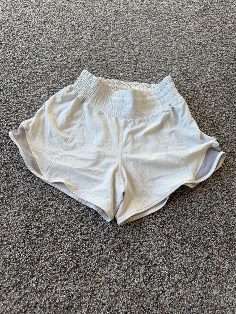 Lululemon Sunsetting Short 3" White W7ANIS Luxtreme Mesh Travel Shorts